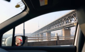 “人工智能+文旅”融合新探索：全國(guó)十城上線無(wú)人駕駛專(zhuān)線暢游新體驗(yàn)