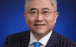 奔馳中國人事變動：段建軍離任銷售公司CEO轉任戰略顧問 李德思接任引領新篇