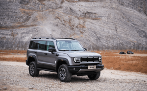 科技賦能越野夢(mèng)：BJ40燃油貼心配置助力新手輕松征服復(fù)雜路況