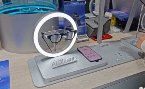 MWC 2026展新科技！訊飛AI眼鏡多模態(tài)翻譯出色，40克輕量化設(shè)計引關(guān)注