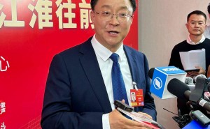 全國人大代表劉慶峰展望：未來五年科大訊飛行業(yè)模型將比肩人類專家