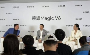 榮耀李健談轉(zhuǎn)型：以“智啟人本”為核 驅(qū)動自身與行業(yè)變革新篇