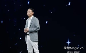 榮耀人形機器人亮相：消費市場三大場景應(yīng)用前景備受期待