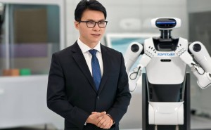 全國人大代表吳豐禮：具身智能“先工業(yè)練兵”，再向家用場景穩(wěn)步遷移