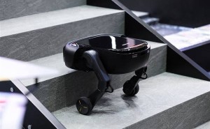 石頭科技AWE展鋒芒：輪足新品破三維清潔難題，技術(shù)普惠引領(lǐng)行業(yè)新潮