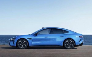 雷軍宣布小米進軍AI大投入，新一代SU7發(fā)布續(xù)航升級多色可選