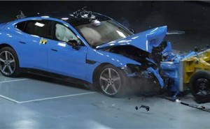 雷軍就SU7發(fā)布會“60+60=120”言論致歉：口誤說錯，感謝網(wǎng)友指正