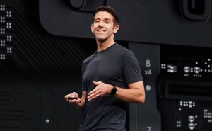 蘋果“熱門CEO接班人”John Ternus：高層青睞背后，他有何過人之處？