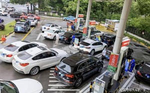 油價(jià)上漲別慌張，油車電車都受影響，平穩(wěn)應(yīng)對(duì)才是真章