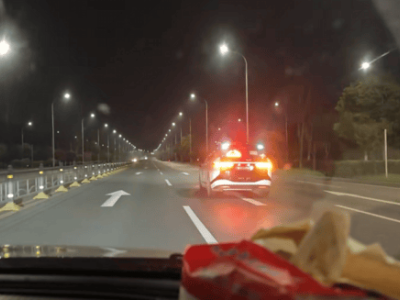 武漢蘿卜快跑系統(tǒng)故障致車輛熄火，乘客高架滯留數(shù)小時等救援