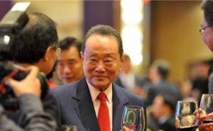 馬來西亞華人巨擘郭鶴年：以金龍魚為翼，書寫商業(yè)傳奇與家國情懷