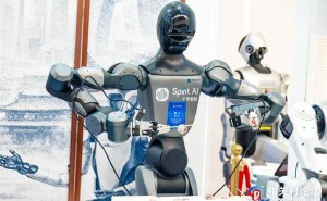 雷軍馬云罕見“同框”力挺！杭州千尋智能30天狂攬30億融資