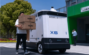 新石器CEO：無人車助力快遞業(yè)升級 今年計劃向海外輸出1萬臺