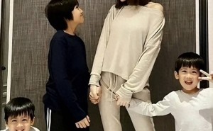 林志穎大兒子Kimi近照引熱議，十年“隱身”終露面，成長模樣令人感慨