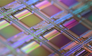 臺積電2026年資本支出將達(dá)區(qū)間頂端，AI強(qiáng)勁需求致擴(kuò)產(chǎn)仍供不應(yīng)求