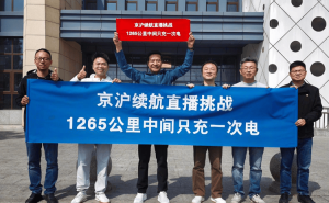 雷軍談“營銷大師”標(biāo)簽：友商表面夸贊實則抹黑，流量雙刃劍引深思