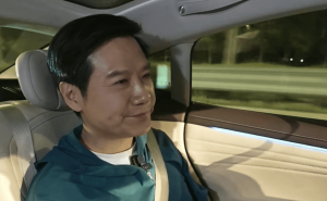 雷軍15小時直播親測小米SU7續(xù)航1313公里，回應爭議：賣車難在信任，暫無10萬內(nèi)車型計劃