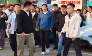 雷軍高速服務區被指維權？徐潔云辟謠：實為測試記錄數據