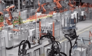 哪吒汽車3年巨虧183億陷困境，創始人成“老賴”，現招募投資人謀轉機