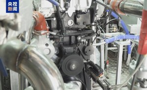 全球首臺大排量混動專用純氨內燃機點火 開啟商用車零碳動力新篇章